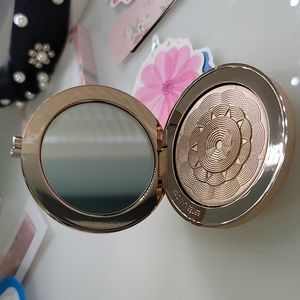 Estee Lauder illuminating powder gelee